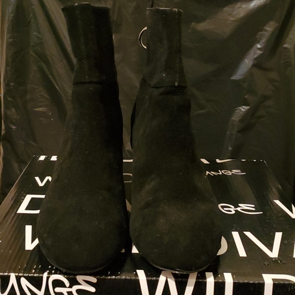 Black suede ankle booties - Picture 2 of 2